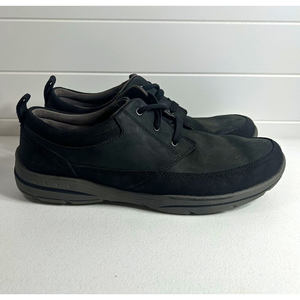 SKECHERS Relaxed Fit Men’s Size 11 Black Leather Lace Up Memory Foam Sneakers